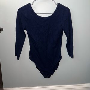 Women’s scoop neck bodysuit.